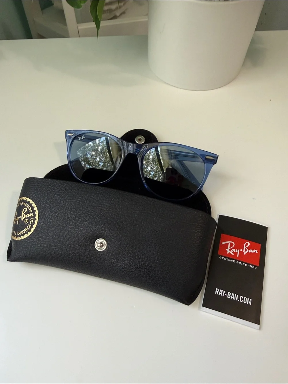 Ray-Ban Men’s/Women’s Blue Transparent Frame Sunglasses